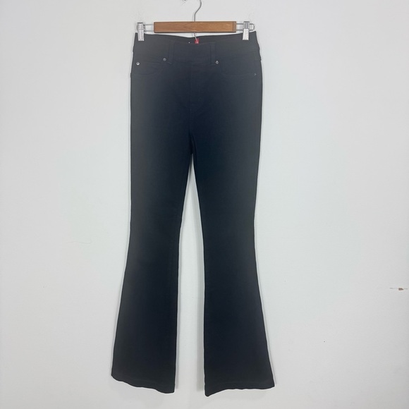 SPANXshape™ EveryWear Black Flare Jeans Size Small - Picture 2 of 15